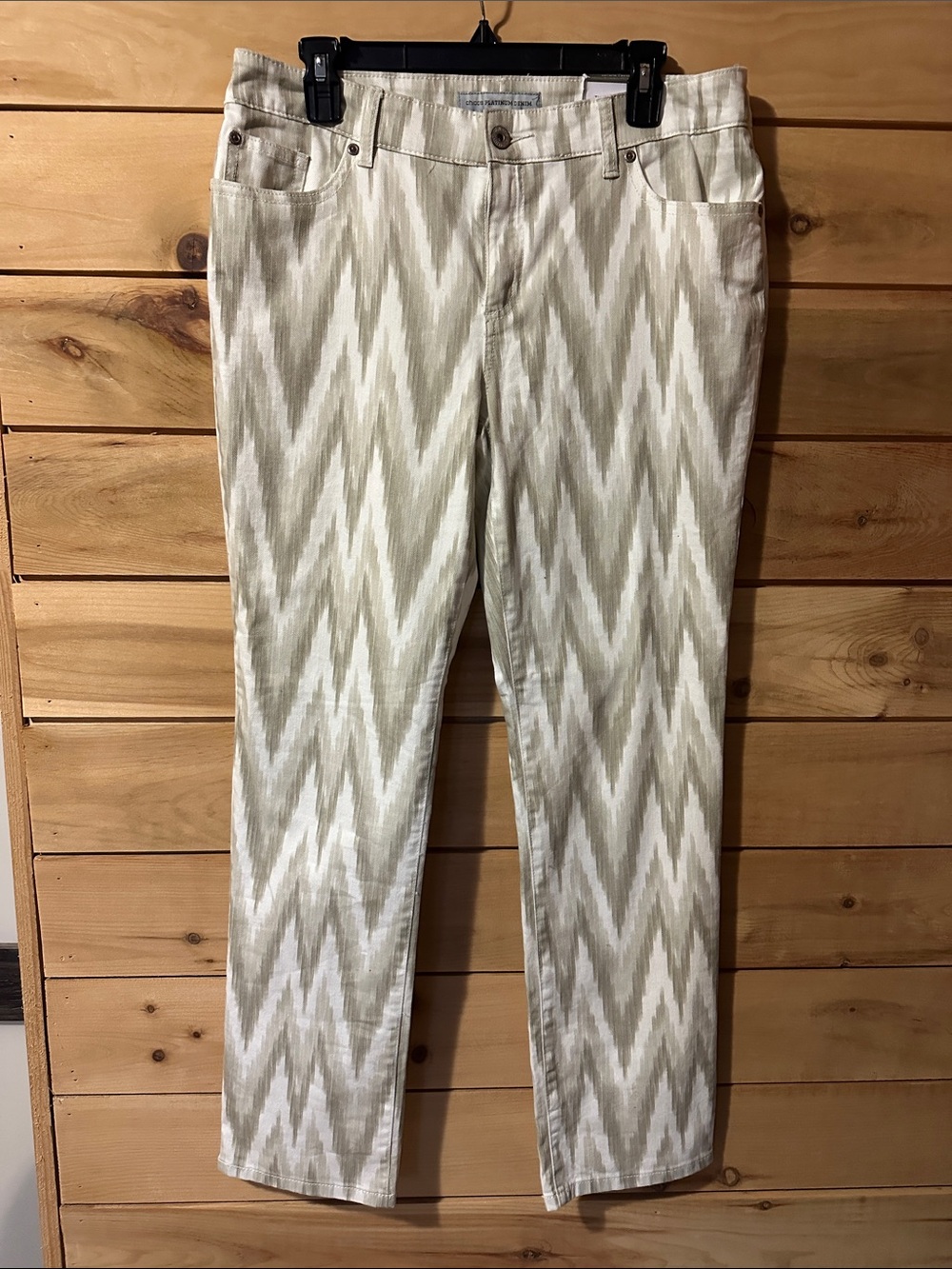 NWT Chico's Platinum Denim Womens Multicolor Chevron Straight Leg Size 1.5 or 10